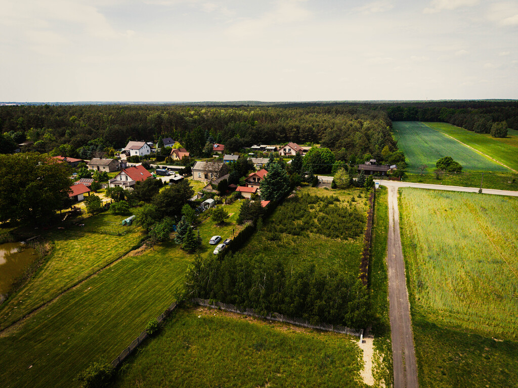 Działka budowlana 3132 m² z ogrodzeniem i mediami