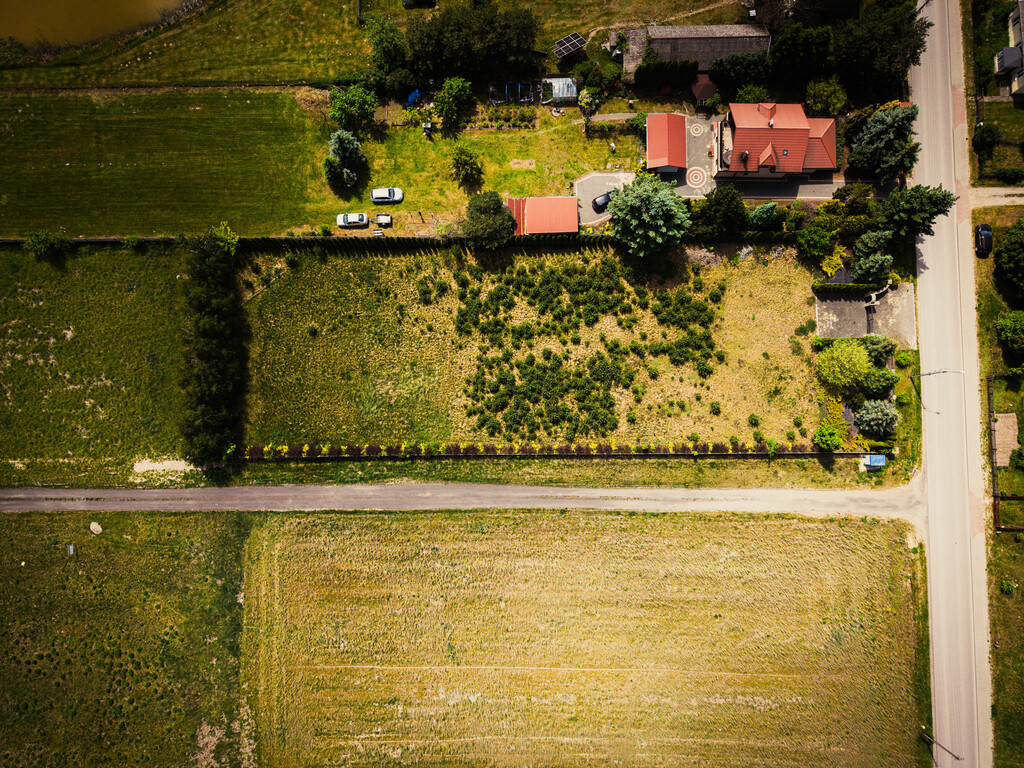 Działka budowlana 3132 m² z ogrodzeniem i mediami