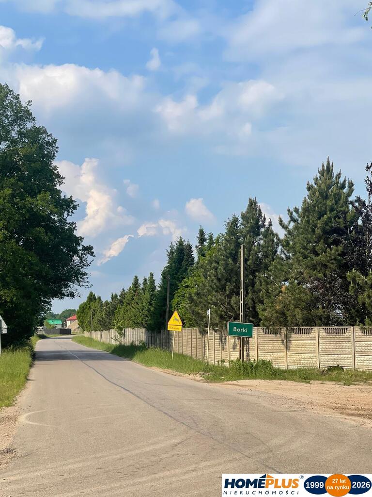8808 m² pod zabudowę jednorodzinną i usługi.