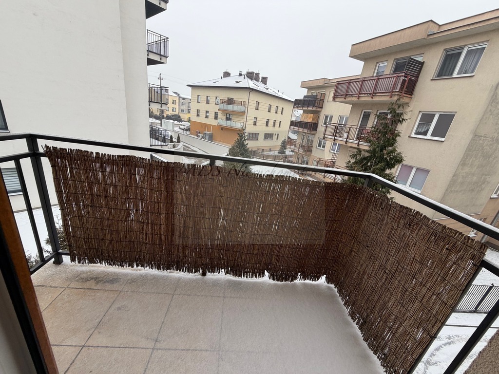 duże 2 pokoje z balkonem i garażem