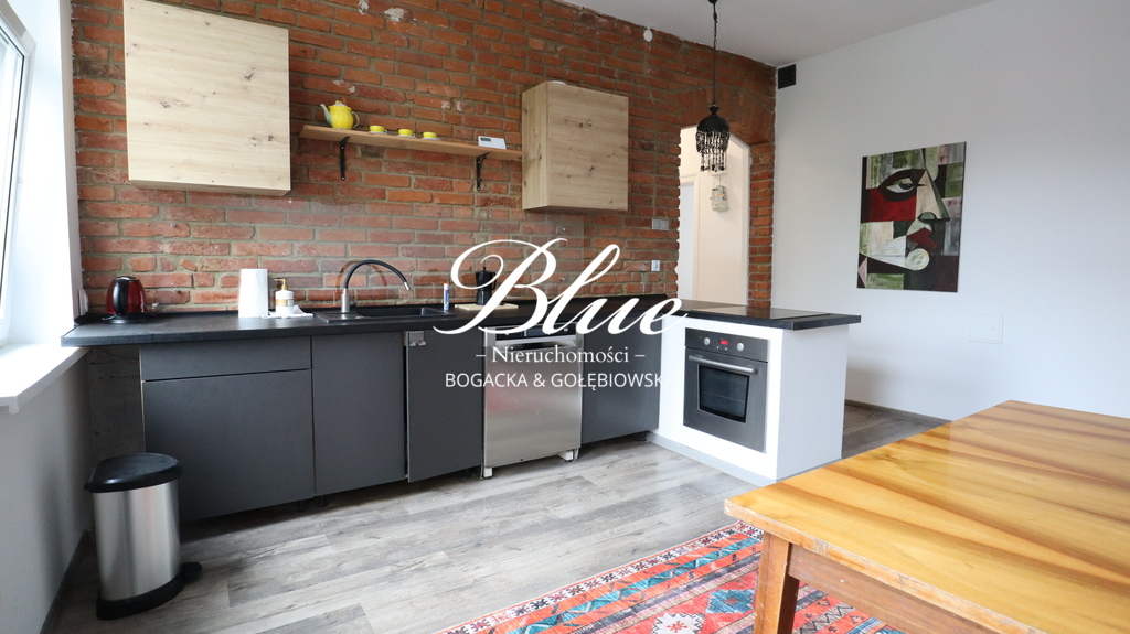 Jasne cztery pokoje do zamieszkania