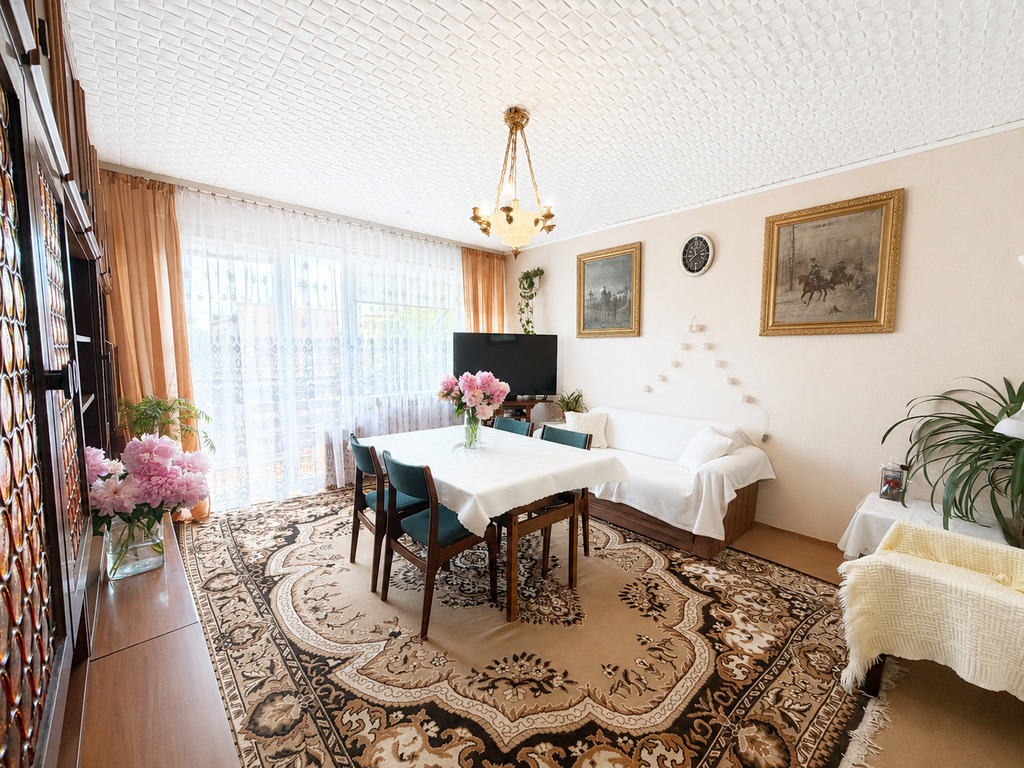 Garaż,ogródek i 79 m² możliwości - Łącznik