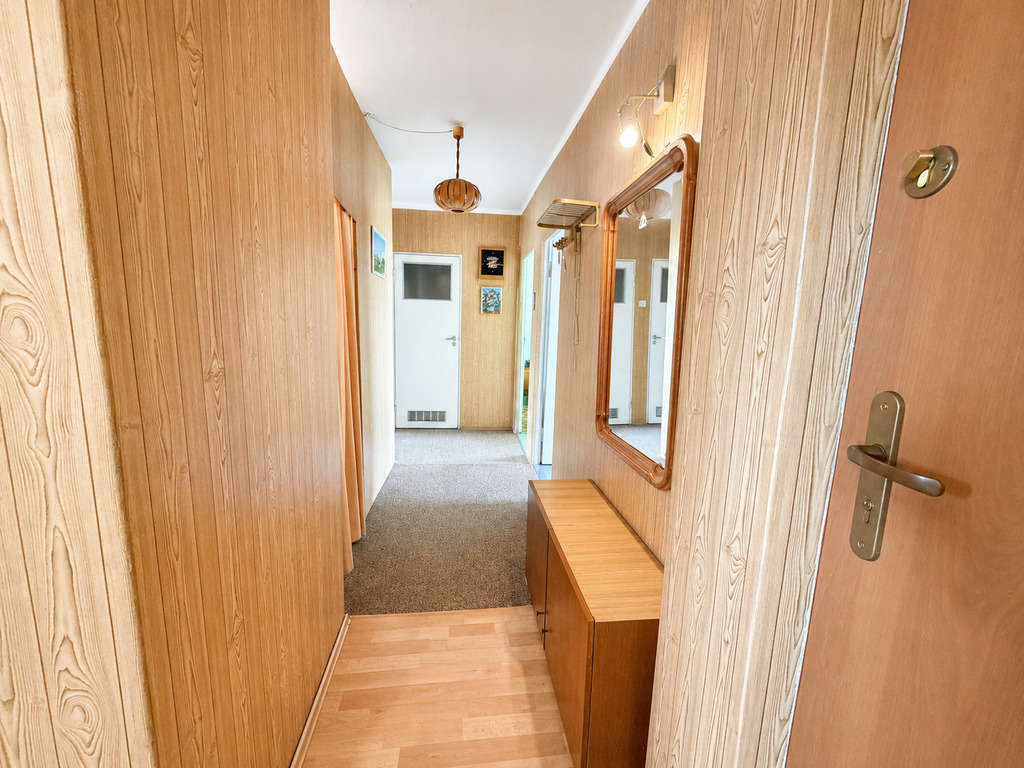 Garaż,ogródek i 79 m² możliwości - Łącznik