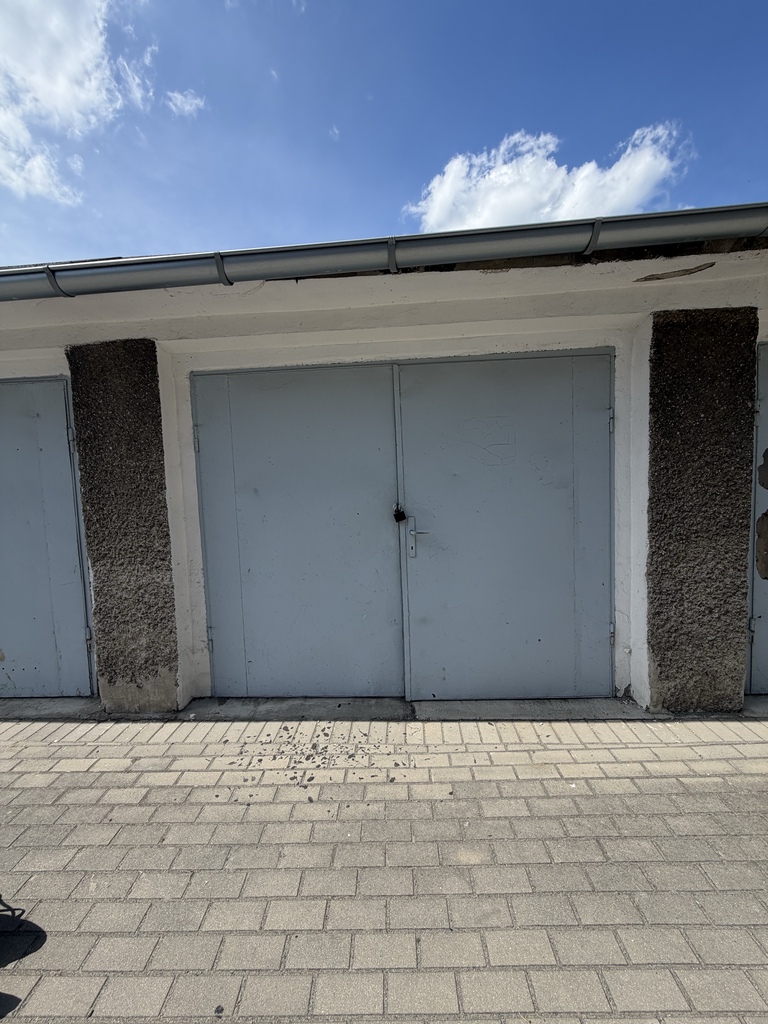 Garaż,ogródek i 79 m² możliwości - Łącznik