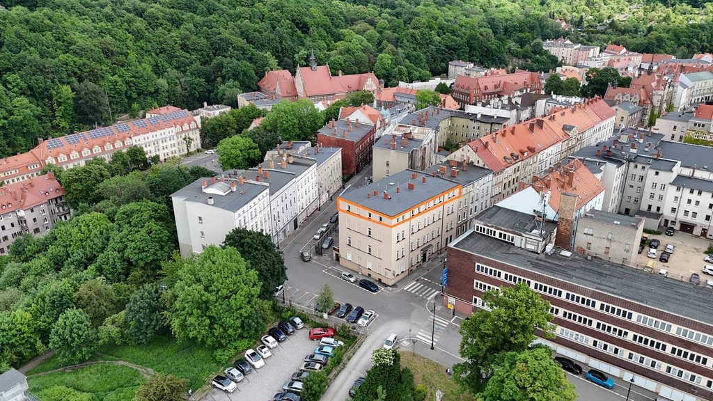 Lokal użytkowy 13 pomieszczeń w centrum Wałbrzycha