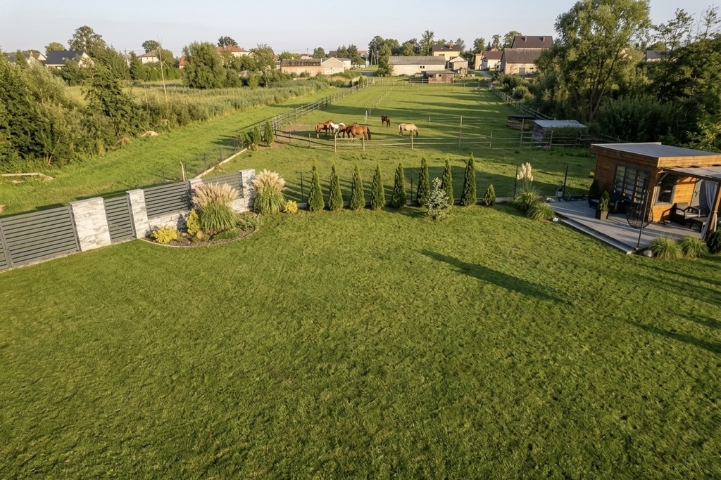 Działka 1052 m² Góry, media, MPZP, domek
