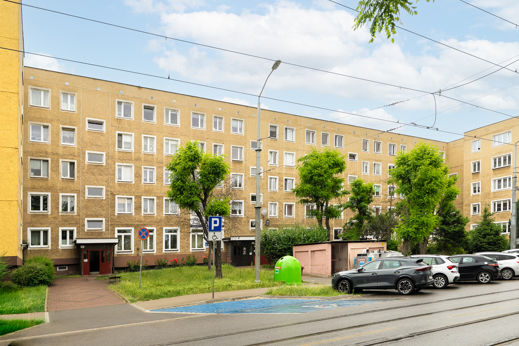 Rozkładowe 4 pokoje. Sp.-własnościowe.
