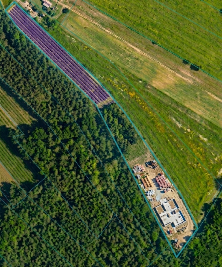 56 arów pod dom + las, razem 1,39 ha