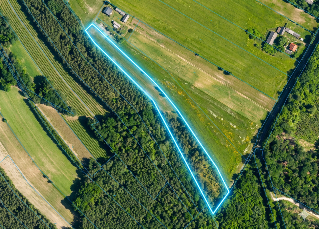 56 arów pod dom + las, razem 1,39 ha
