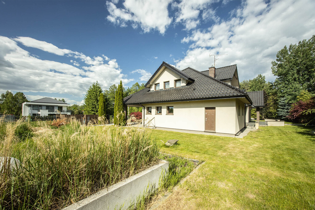 Dom z basenem i sauną blisko Łodzi
