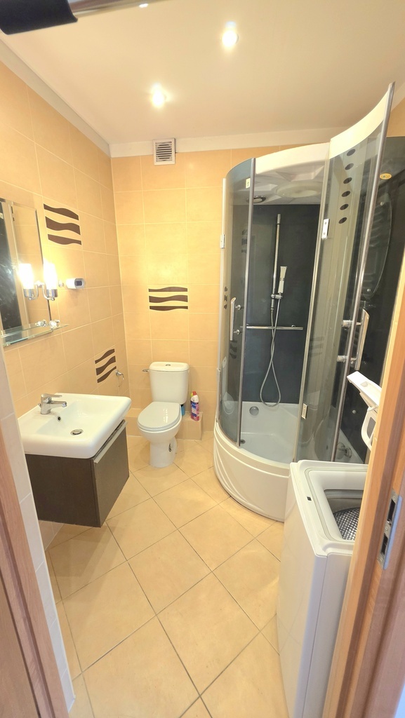 Apartament 3pok. Os. Magnolia 2007 r. I p., winda