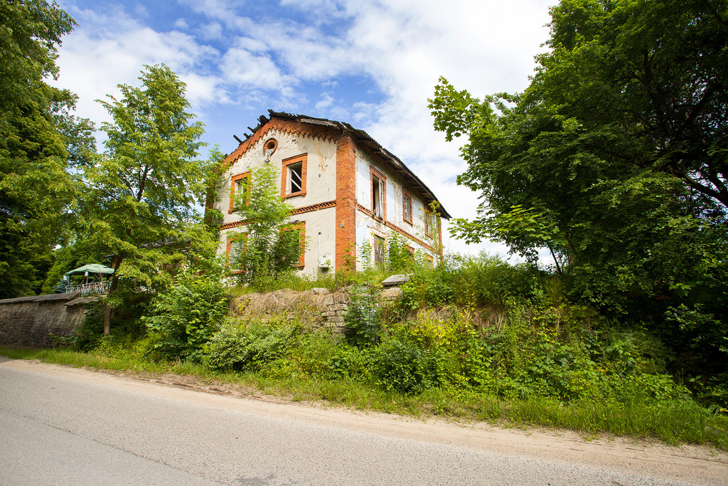 2,23 ha i XIX-wieczny folwark. Masz plan?