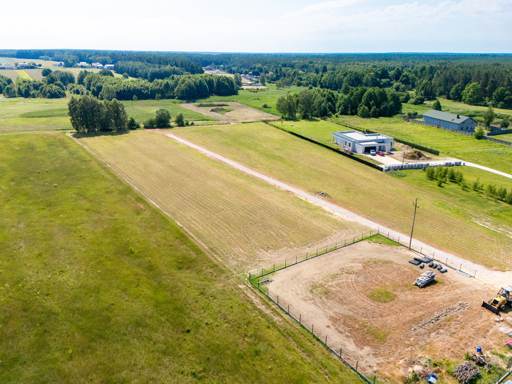 945 m² | WZ | Tylko 7 km od Radomska!
