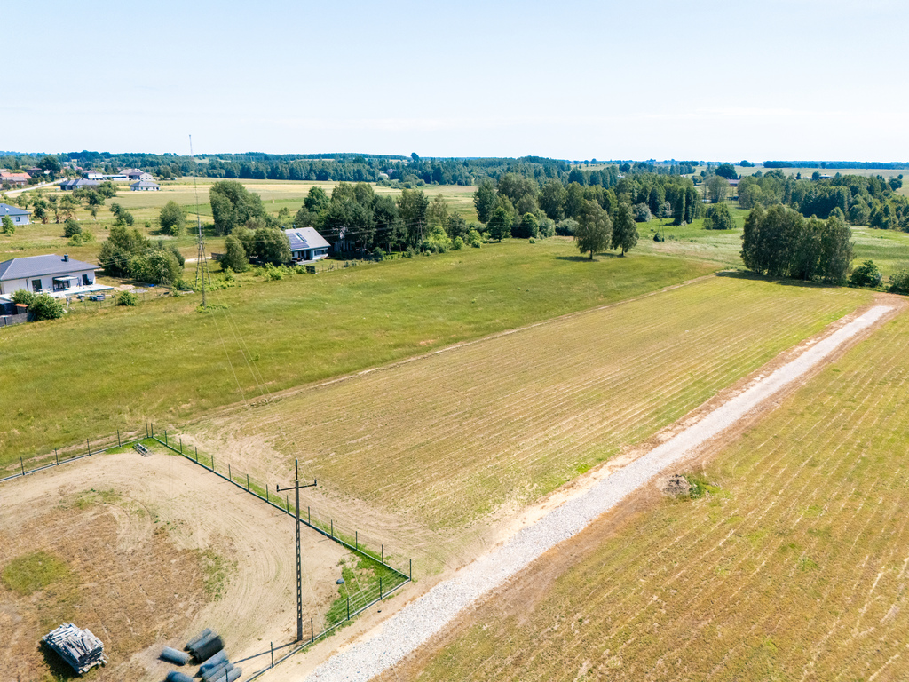 945 m² | WZ | Tylko 7 km od Radomska!