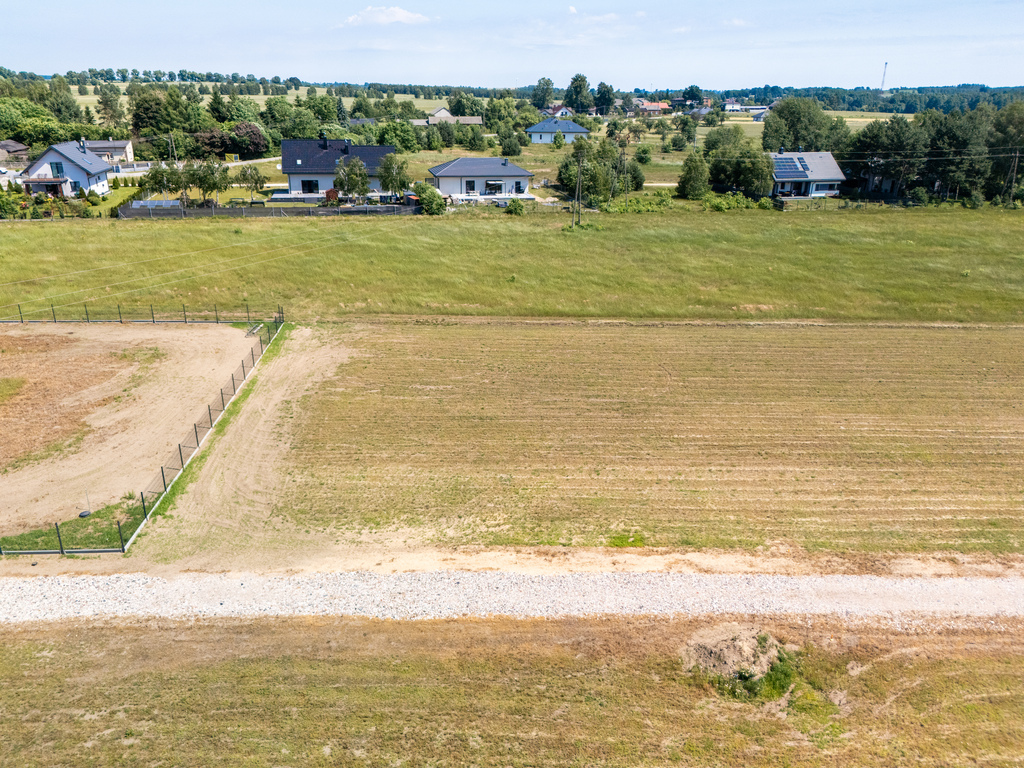 945 m² | WZ | Tylko 7 km od Radomska!