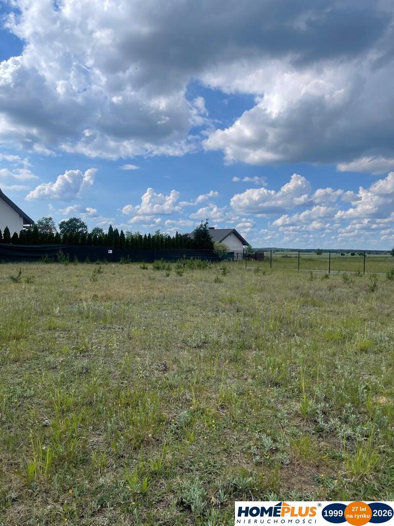 Działka budowlana 1200 m² z domkiem mobilnym.