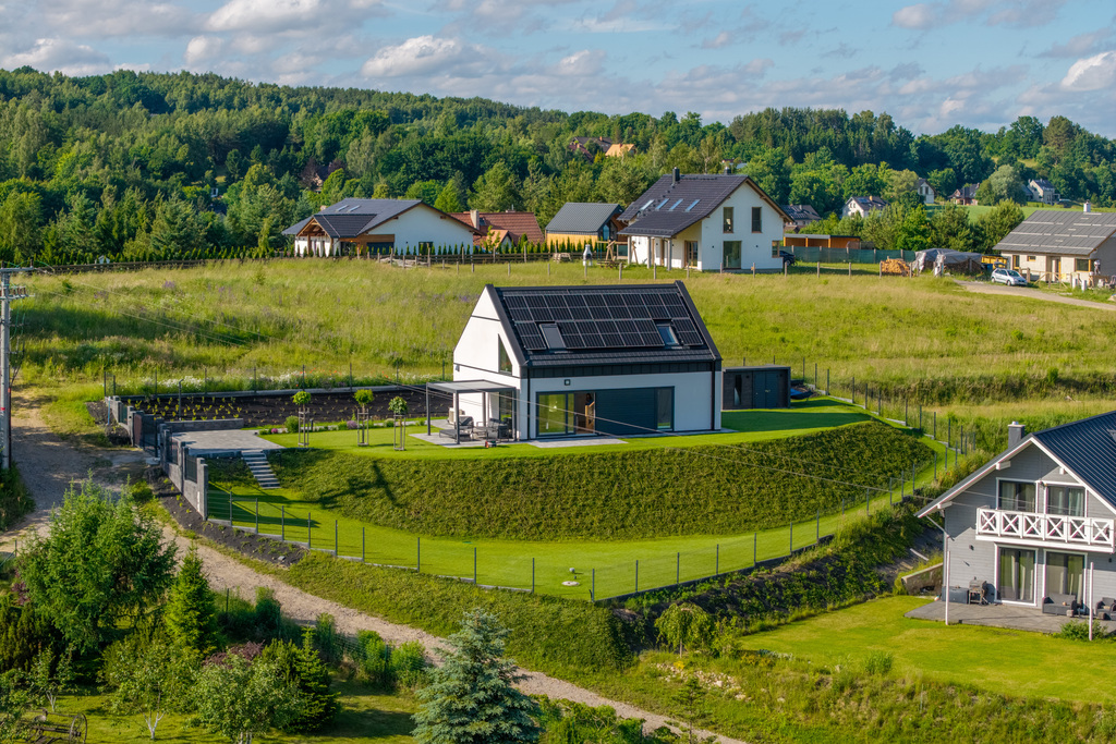 Ostrzyce | nowy dom, widok na las i jezioro.