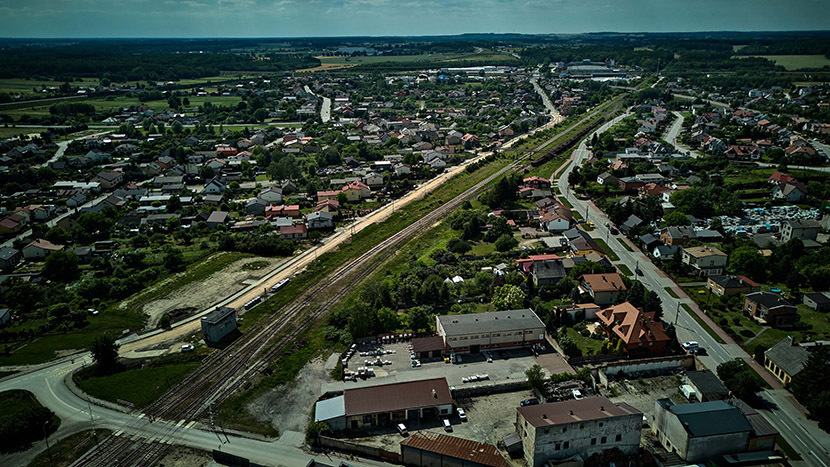 Nieruchomość Komercyjna w Opocznie -Magazyn Biura