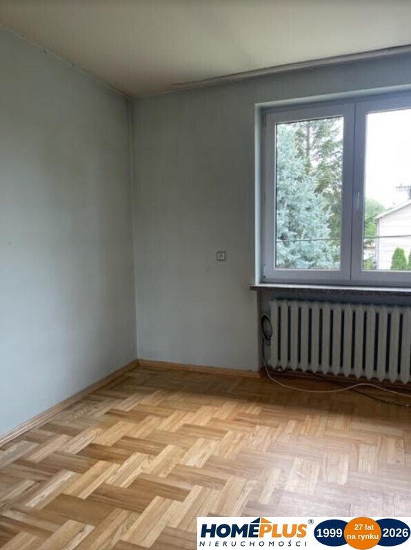Dom dla pracowników z przestronnymi pokojami.