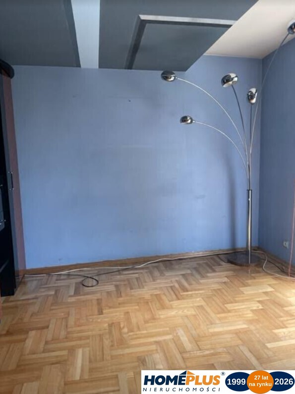 Dom dla pracowników z przestronnymi pokojami.