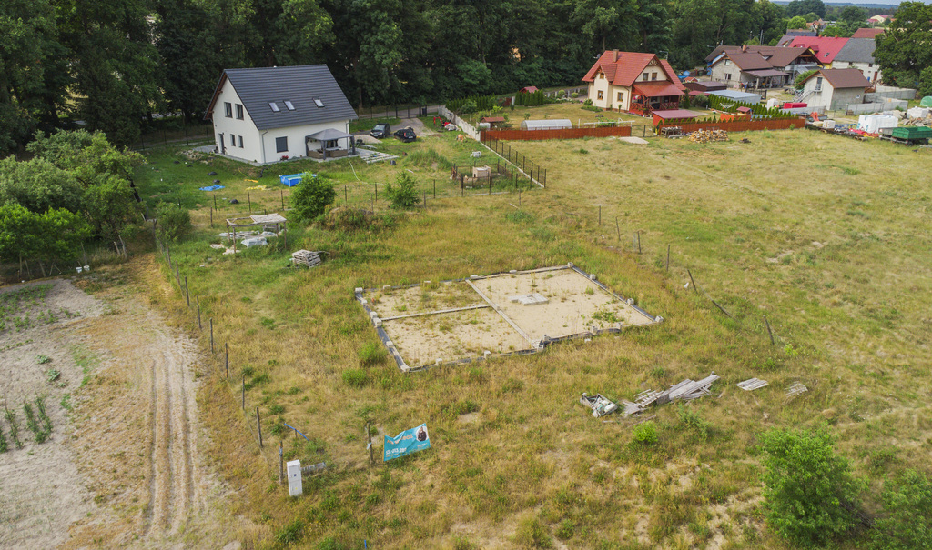 Startuj od zaraz! Działka z fundamentami w Niwiska