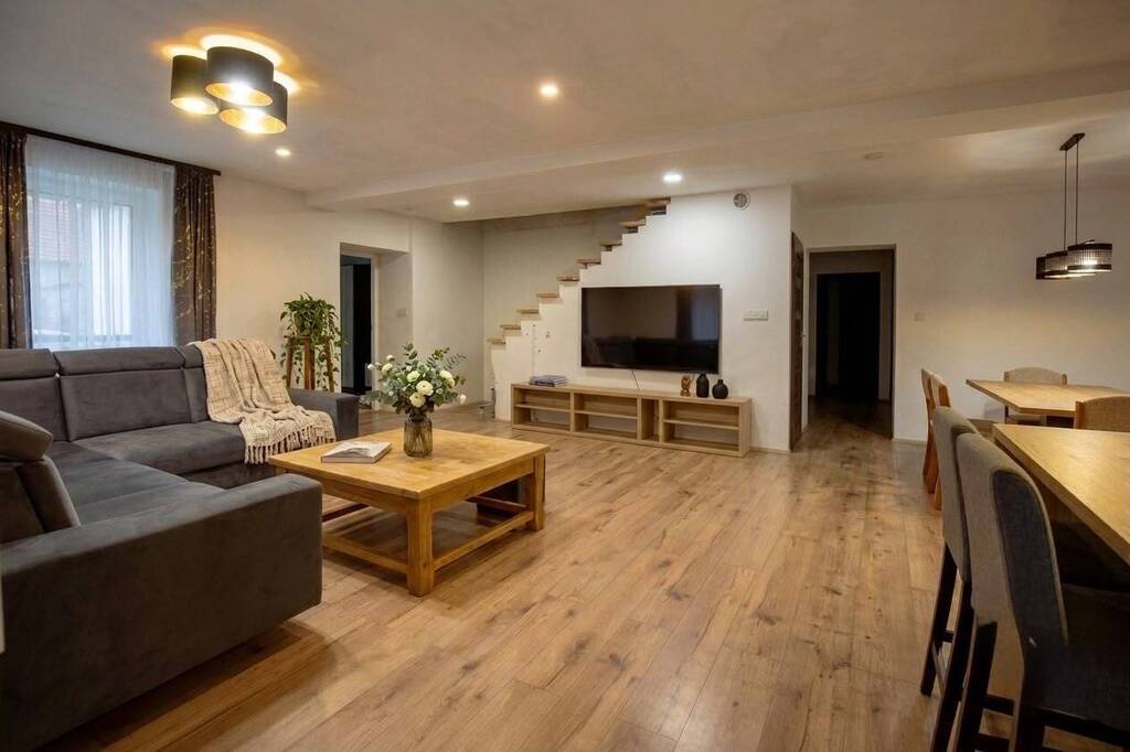 Dom 250m² z dużym warsztatem 150m²