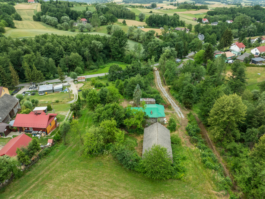 Broniszów - działka z domem i stodoła 34,85 ar WZ