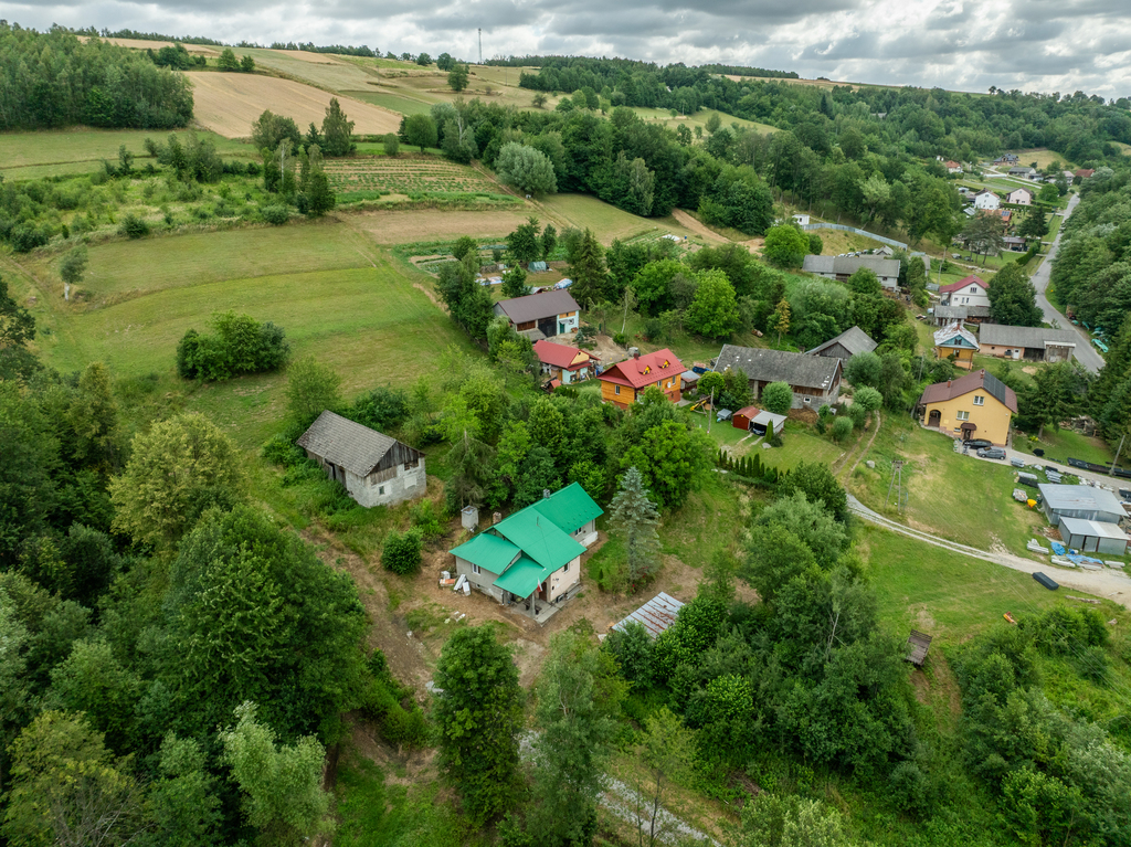 Broniszów - działka z domem i stodoła 34,85 ar WZ