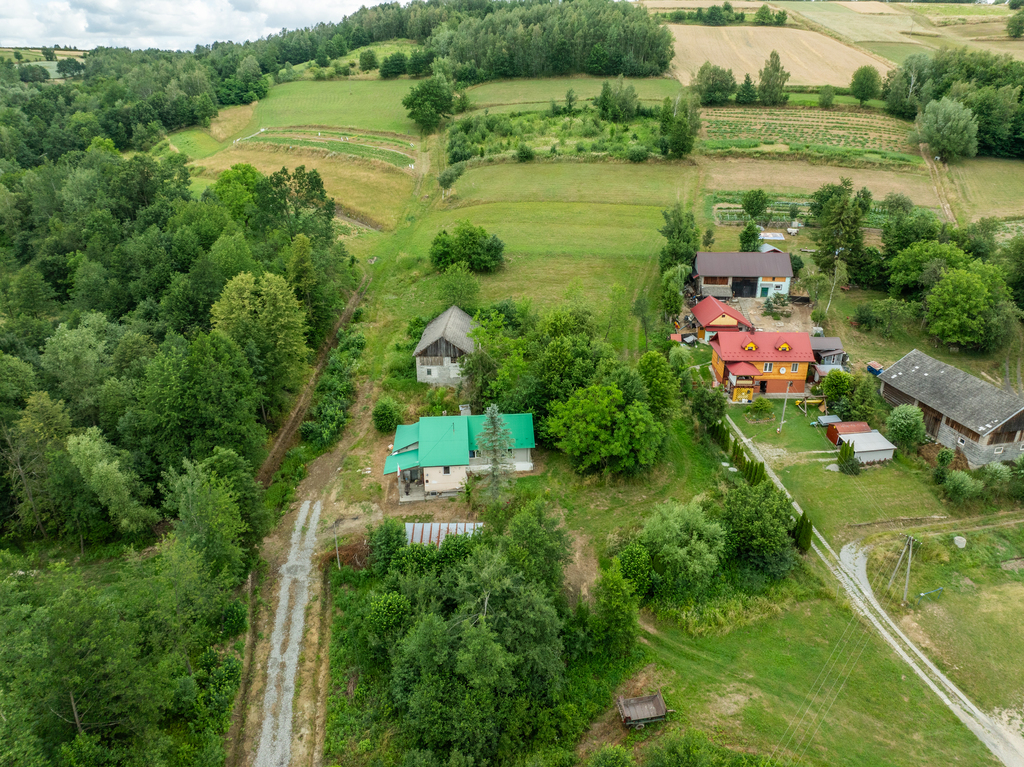 Broniszów - działka z domem i stodoła 34,85 ar WZ