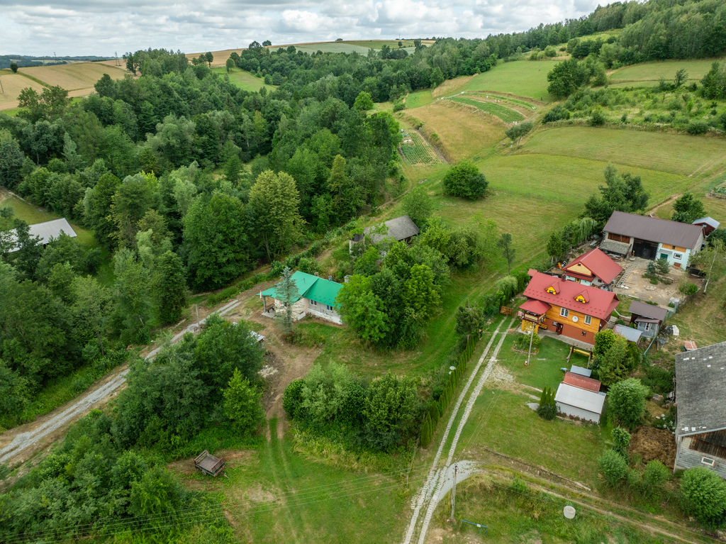 Broniszów - działka z domem i stodoła 34,85 ar WZ