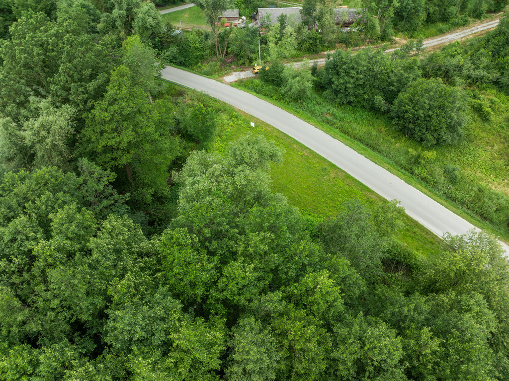 Broniszów - budowlana 7,5 ar z WZ