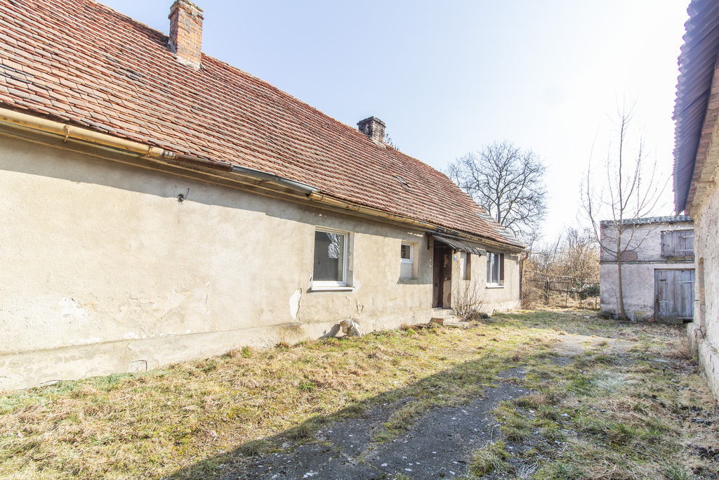 Tani dom do remontu Stypułów duża działka