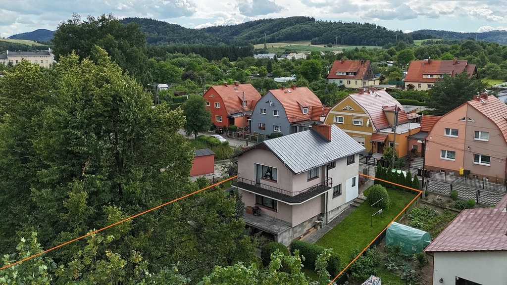 Dom z widokiem, ogrodem i tarasami