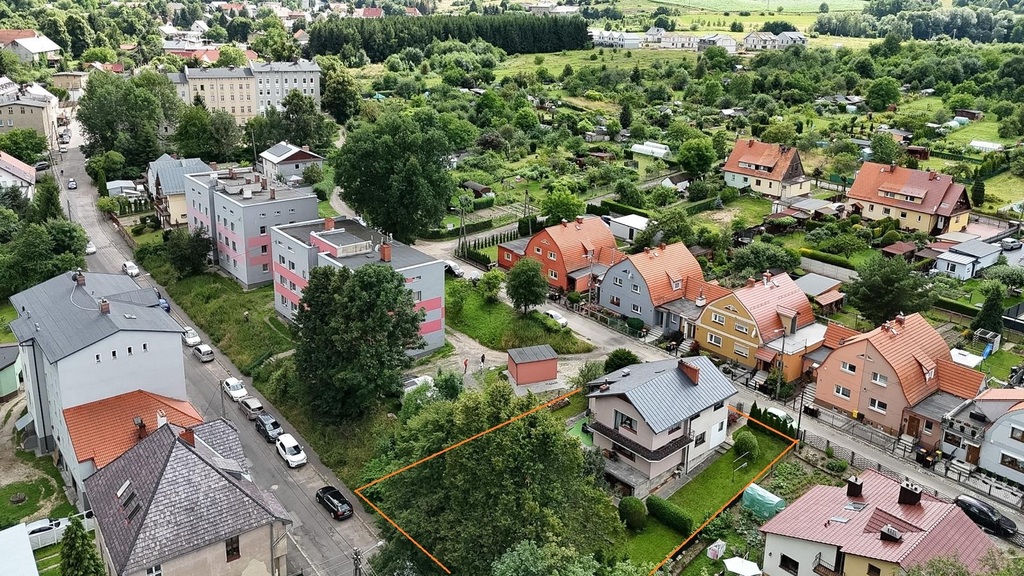 Dom z widokiem, ogrodem i tarasami
