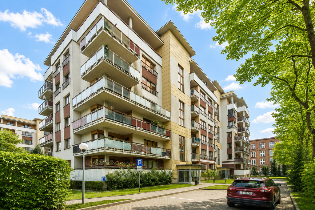 Zamieszkaj w Apartamentowcu 10 minut od centrum!