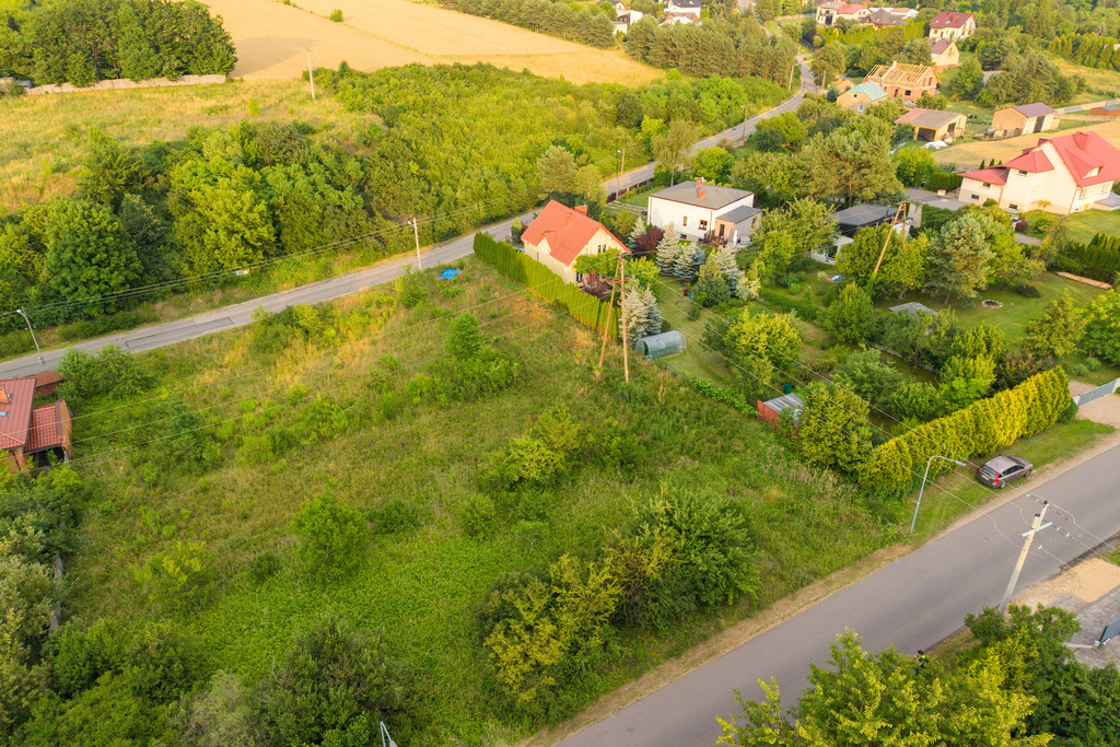 1705 m² możliwości w sercu zielonego Mirowa.