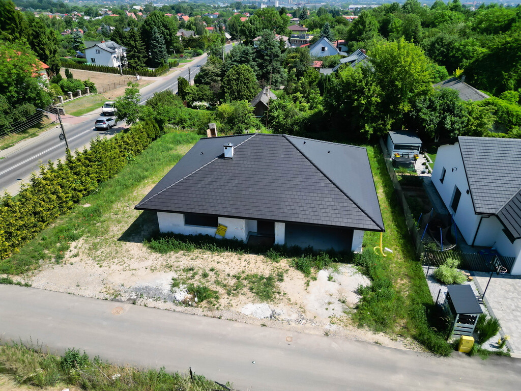 Dom parterowy stan surowy-130m2+1121m2 Szewna