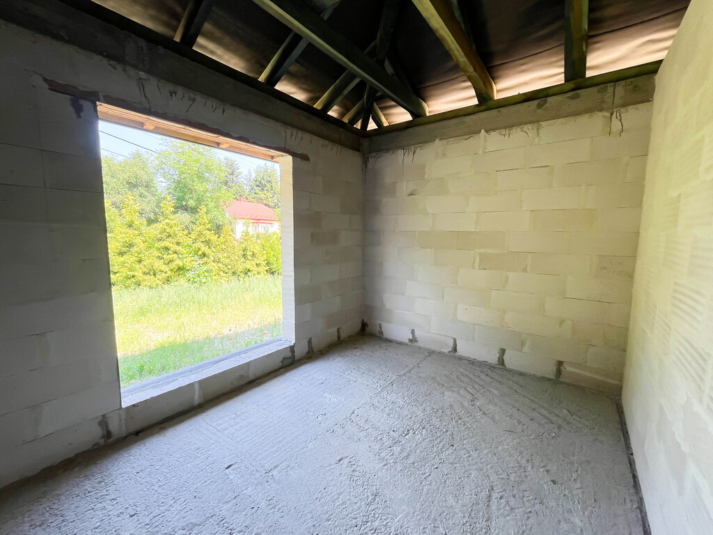 Dom parterowy stan surowy-130m2+1121m2 Szewna