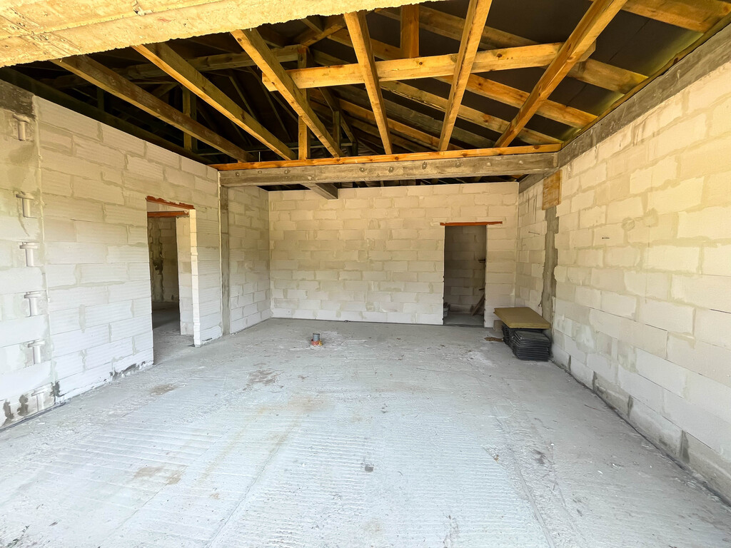 Dom parterowy stan surowy-130m2+1121m2 Szewna