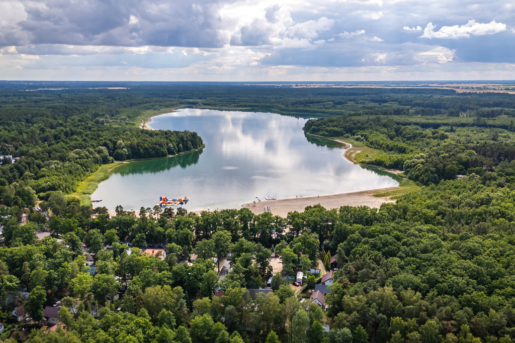 Działka budowlana z widokiem na jezioro