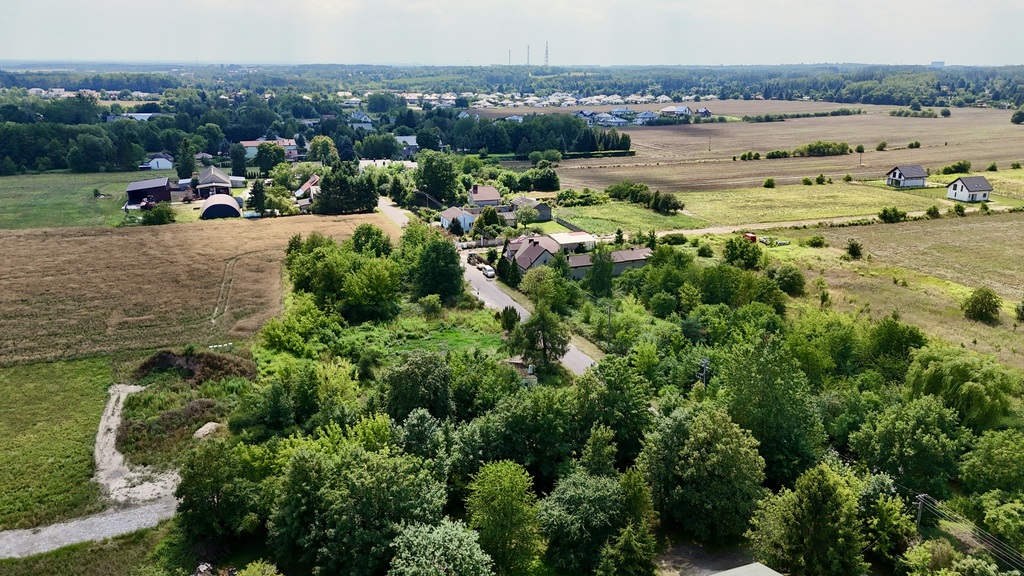 Twoja oaza 1600m² w Nowosolnej - Cisza i Komfort