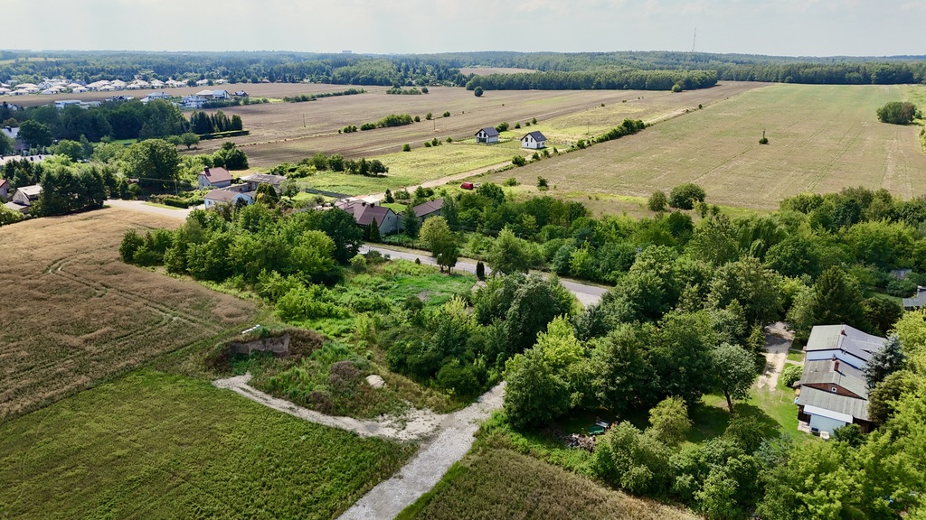 Twoja oaza 1600m² w Nowosolnej - Cisza i Komfort