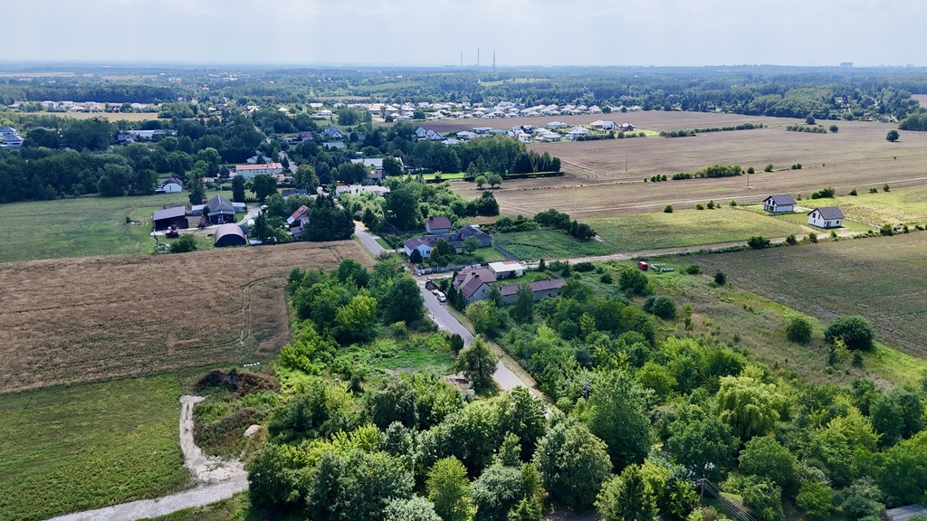 Twoja oaza 1600m² w Nowosolnej - Cisza i Komfort