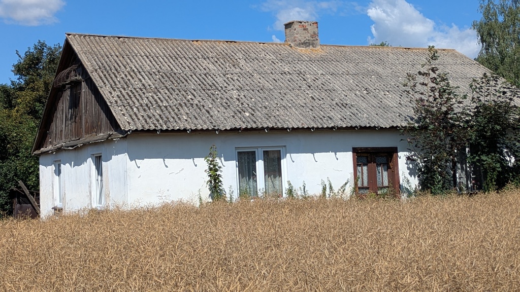 31 arów z domem i mediami – Mełgiew