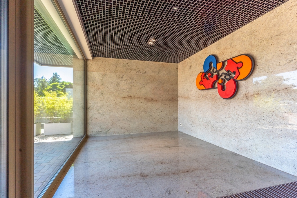 Jasny apartament 64 m3 z garażem. Do negocjacji