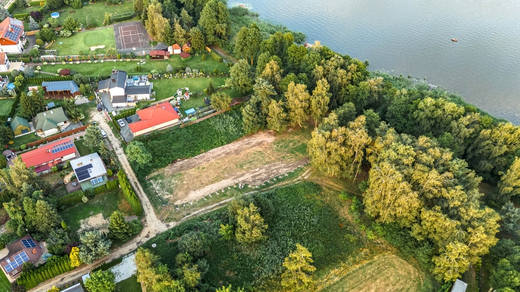 Prestiżowa działka nad jeziorem