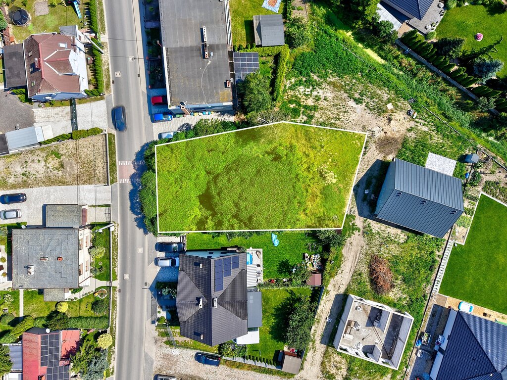 Dopiewiec: Działka 673m² | media | droga | PKP