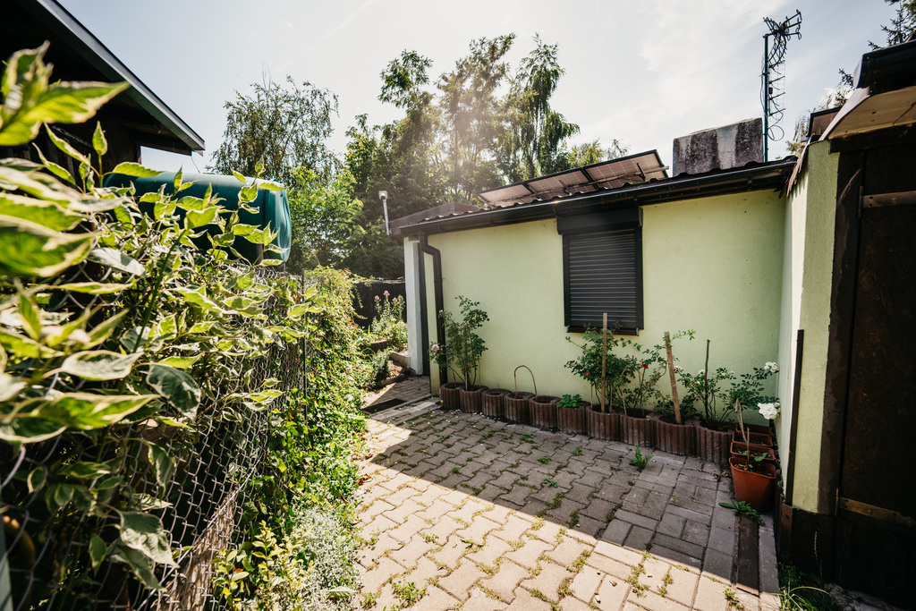 Bezobsługowa działka rekreacyjna 600 m² z domkiem