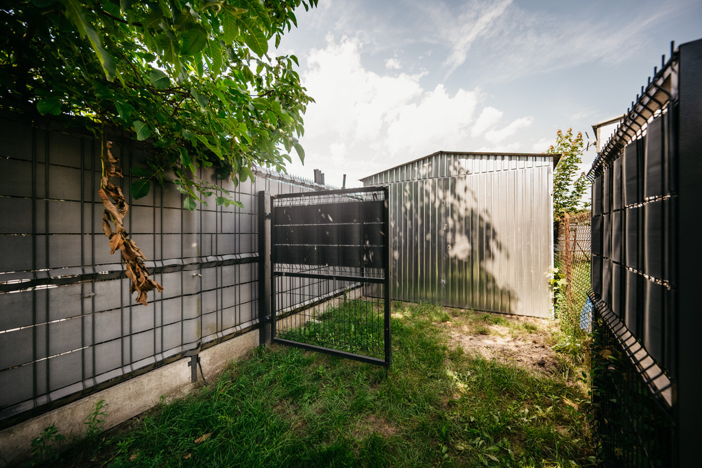 Bezobsługowa działka rekreacyjna 600 m² z domkiem
