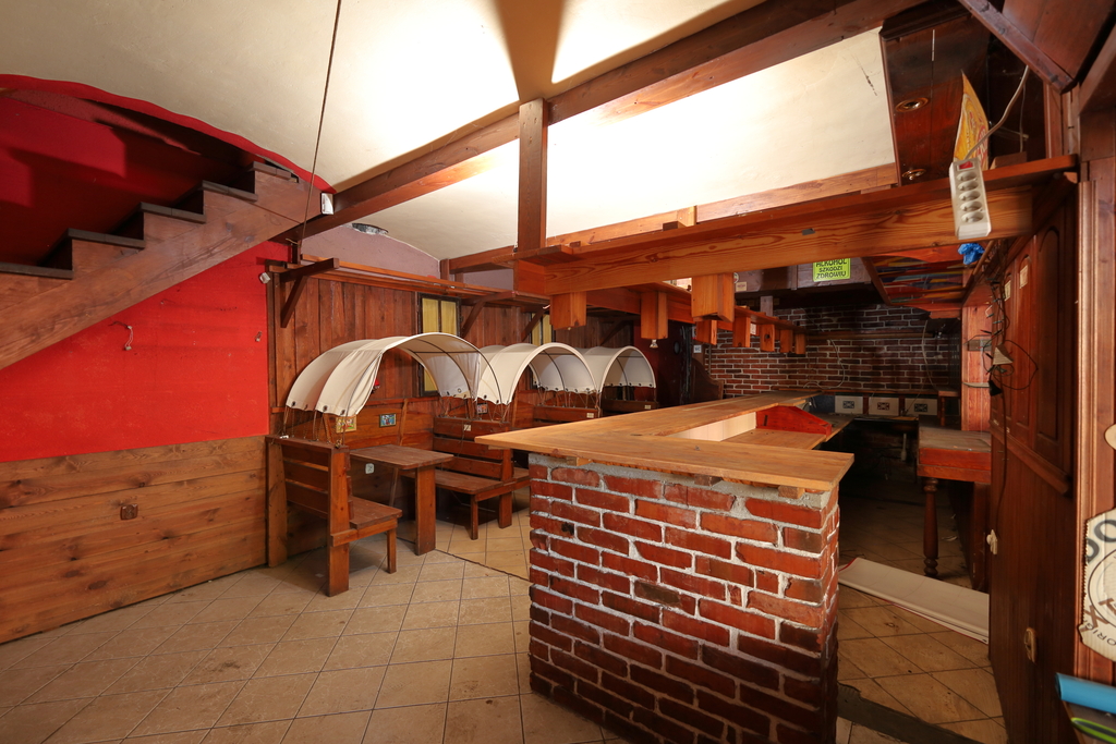 Lokal 235 m², dawny pub, możliwość usług